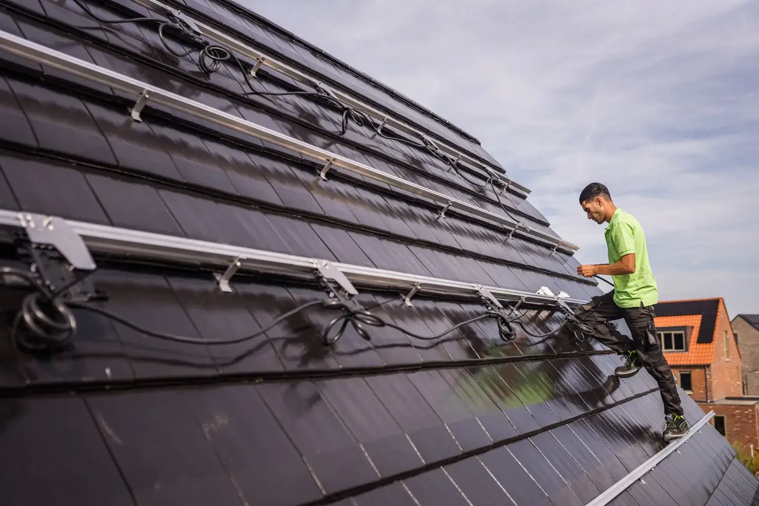 Zonnepanelen installatie op het dak